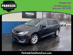 2017 Chrysler Pacifica Touring-L Van