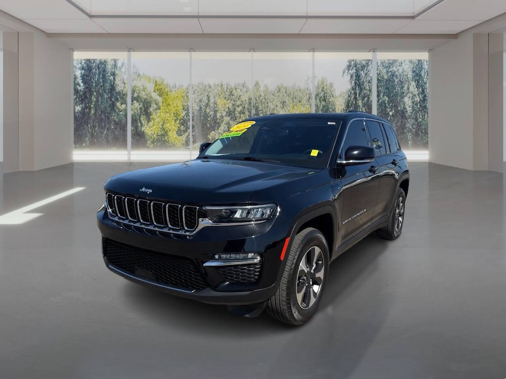 Used 2023 Jeep Grand Cherokee Sport Utility 4D SUV