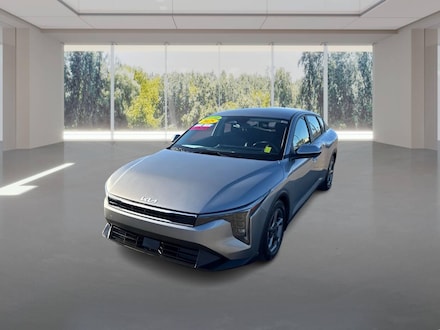 2025 Kia K4 LXS Sedan 4D Sedan