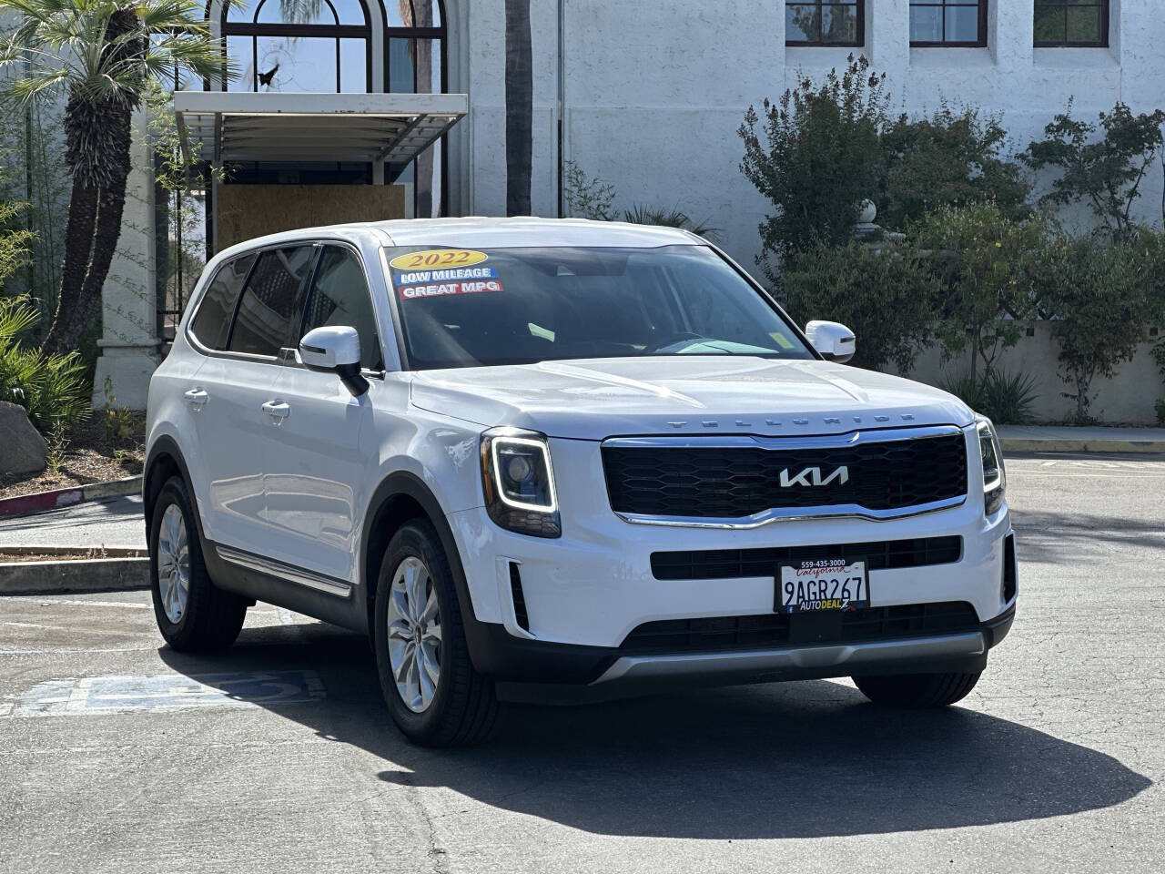 2022 Kia Telluride LX photo 2