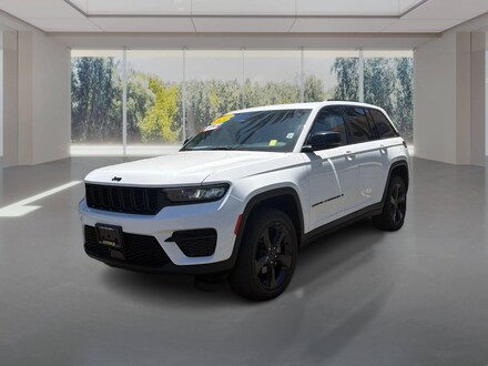 2023 Jeep Grand Cherokee Altitude Sport Utility 4D SUV