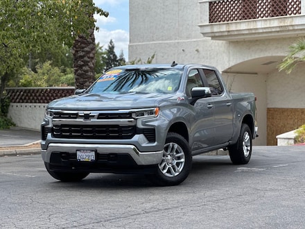 2023 Chevrolet Silverado 1500 LT Pickup 4D 5 3/4 ft Pickup Truck