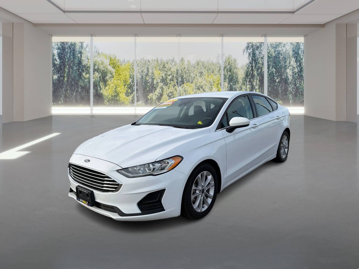 2020 Ford Fusion SE's photo