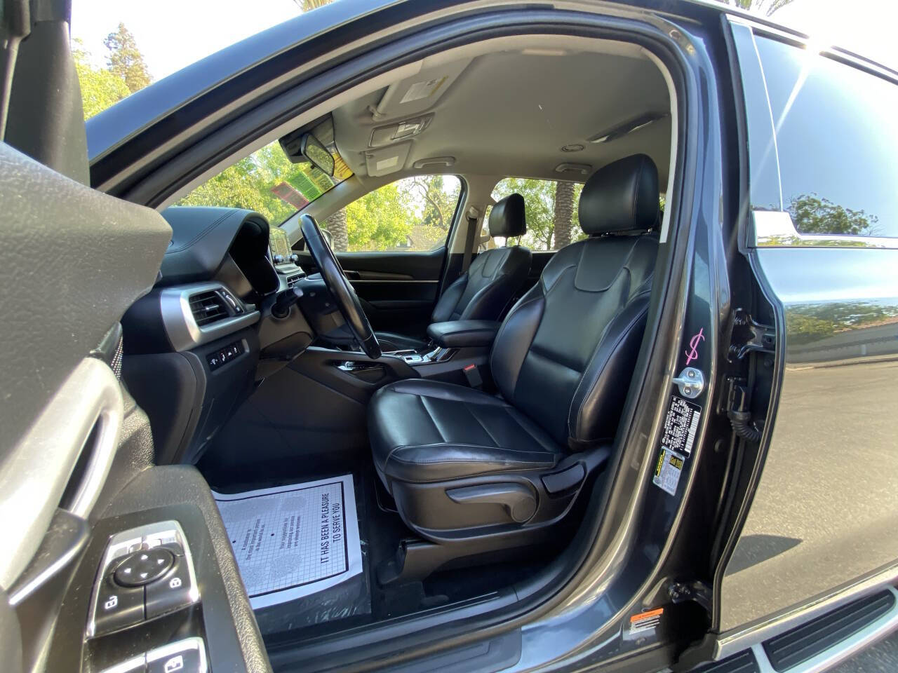 2020 Kia Telluride LX photo 3