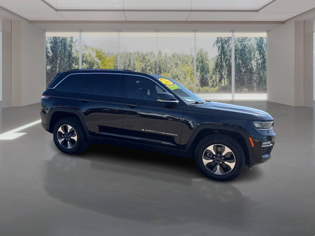 Used 2023 Jeep Grand Cherokee Sport Utility 4D SUV