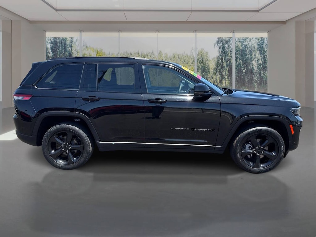 Used 2023 Jeep Grand Cherokee Limited 4x4 4dr SUV SUV