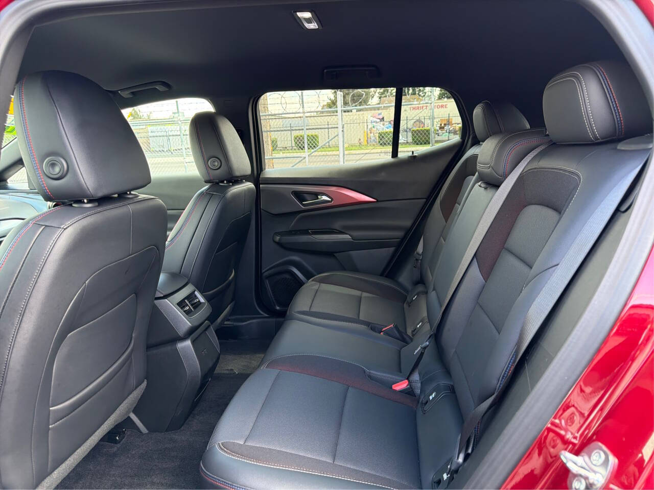 2025 Chevrolet Equinox EV RS - Photo 10