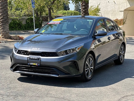 2024 Kia Forte LXS Sedan 4D Sedan