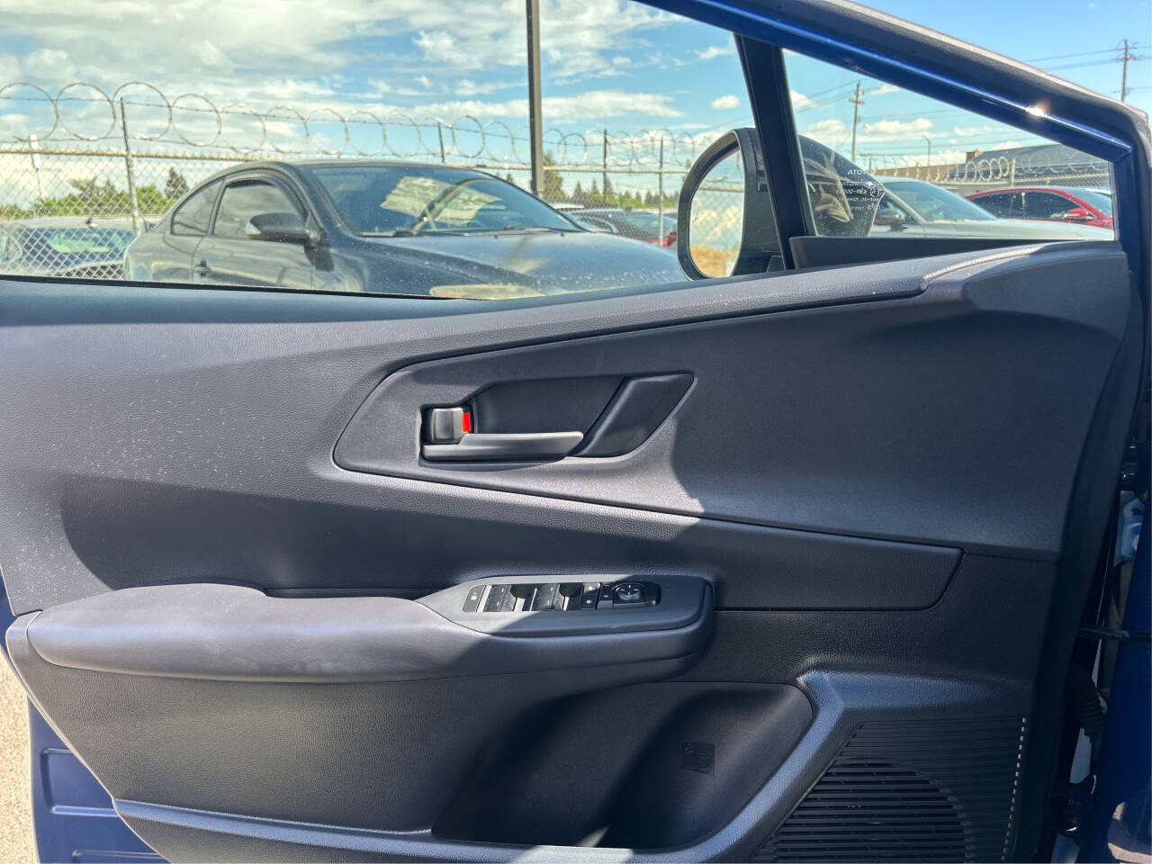 2024 Toyota Prius Prime SE - Photo 14