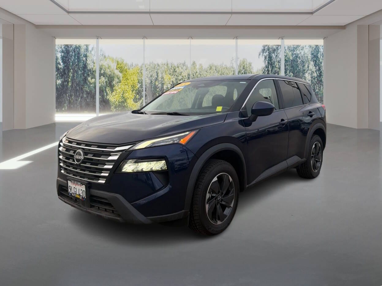 2024 Nissan Rogue SV's photo