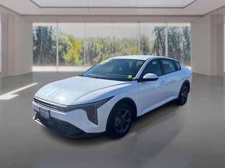 2025 Kia K4 LXS Sedan 4D Sedan