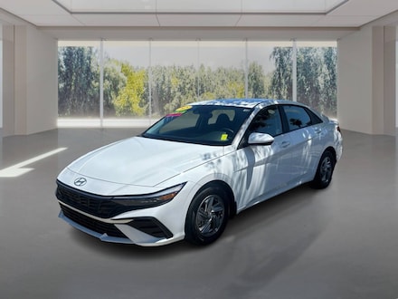 2025 Hyundai Elantra SE 4dr Sedan Sedan