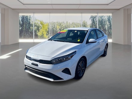 2024 Kia Forte LXS Sedan 4D Sedan