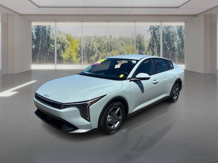 2025 Kia K4 LXS Sedan 4D Sedan