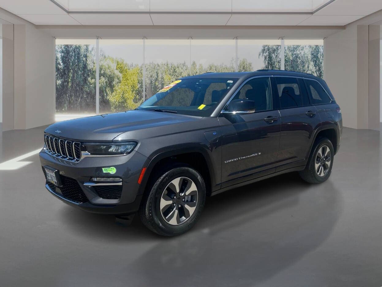 2022 Jeep Grand Cherokee 4xe 4x4's photo