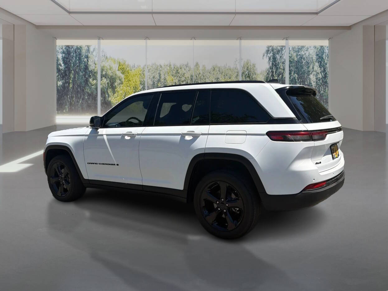 2023 Jeep Grand Cherokee Altitude - Photo 7