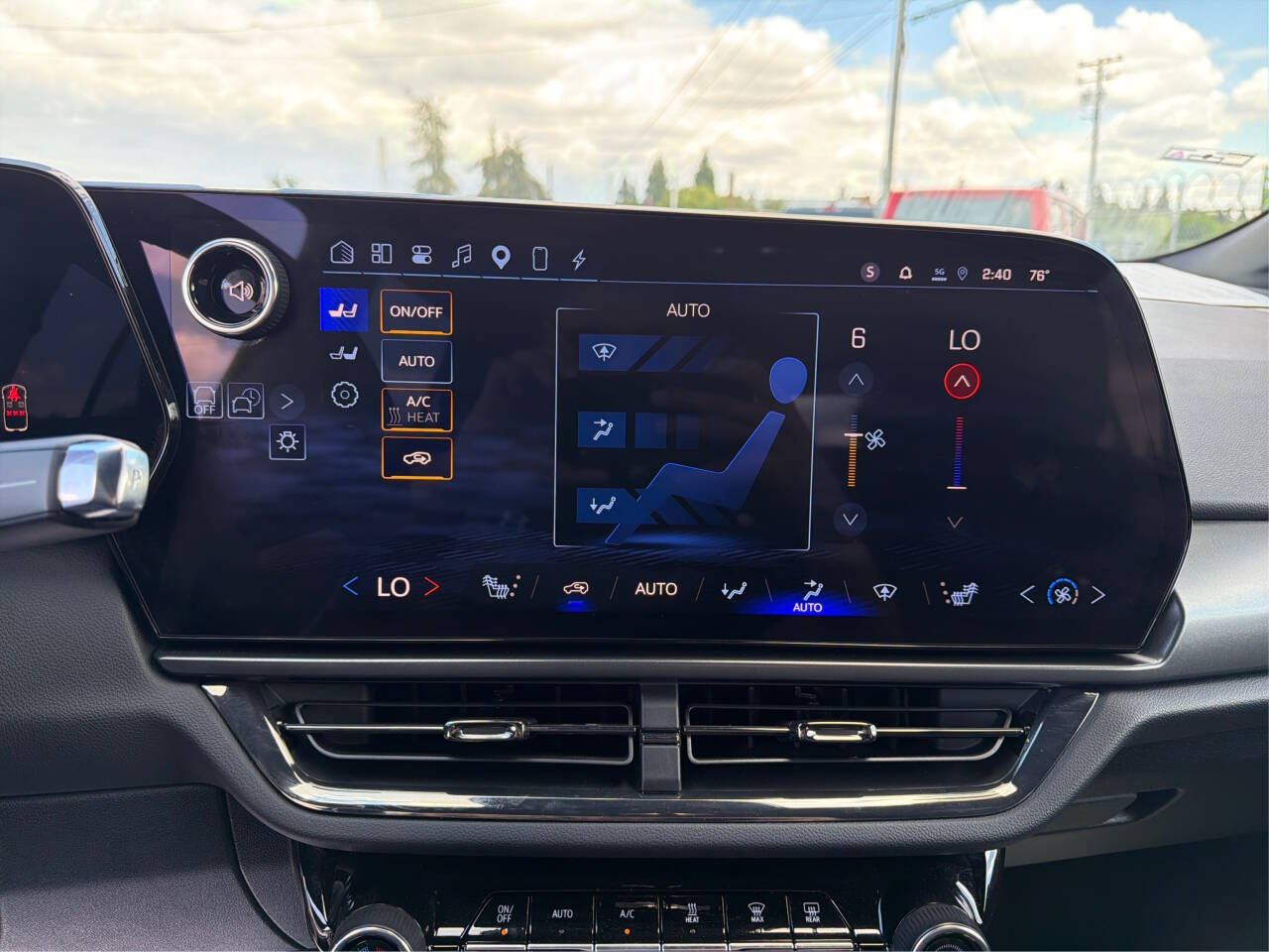 2025 Chevrolet Equinox EV RS - Photo 21