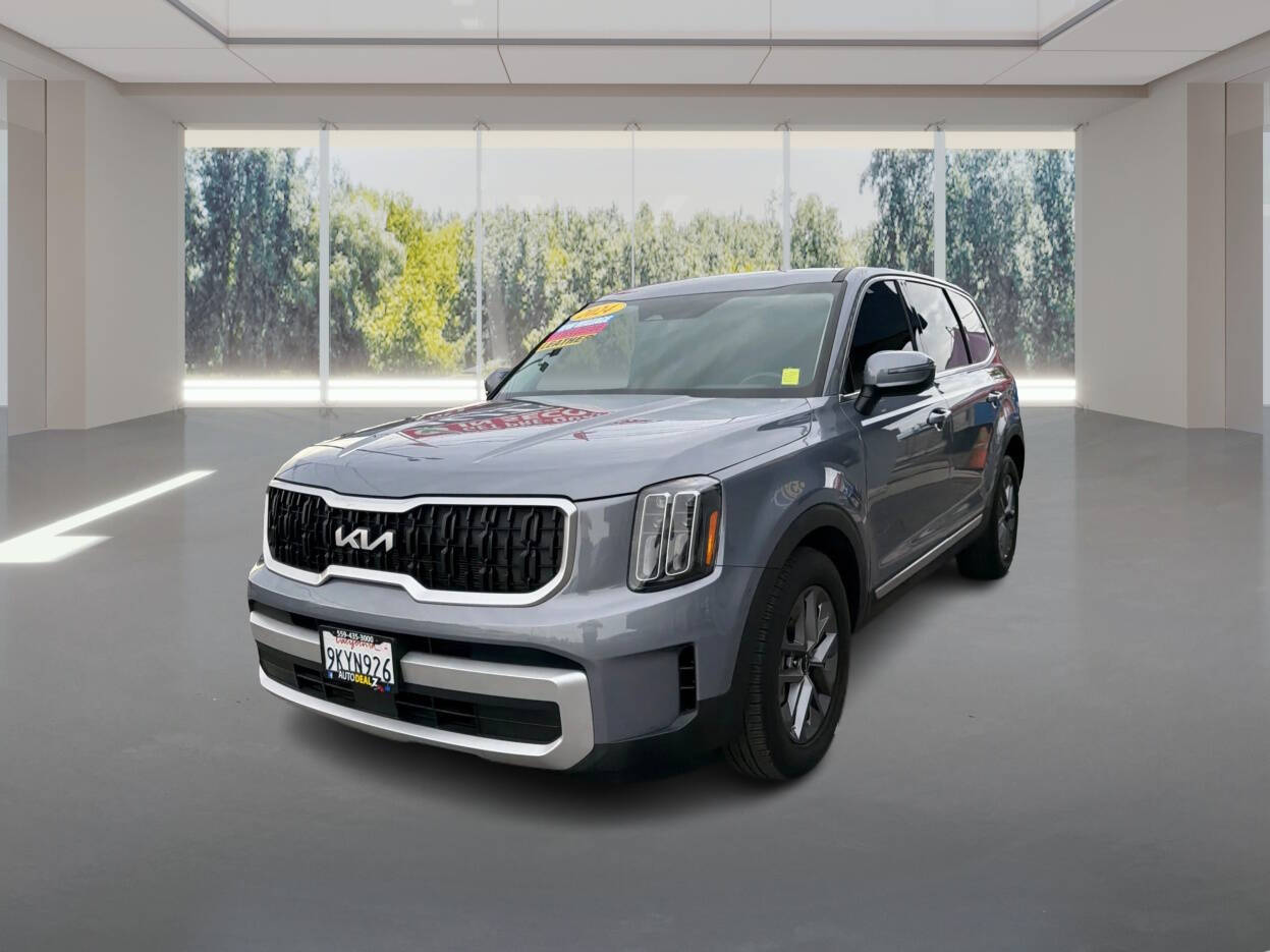 2024 Kia Telluride LX's photo