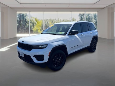 2024 Jeep Grand Cherokee Altitude Sport Utility 4D SUV
