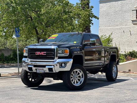 2018 GMC Sierra 2500HD SLT Pickup 4D 6 1/2 ft Pickup Truck