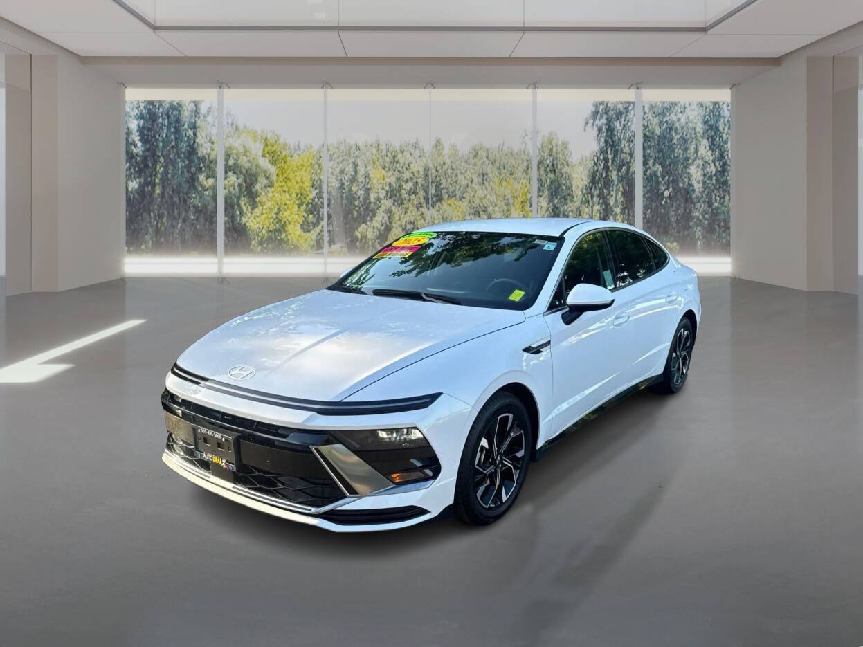 2025 Hyundai Sonata SEL's photo