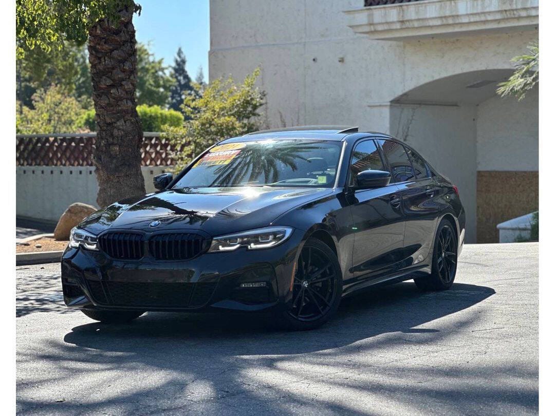 2020 BMW 3 Series 330i's photo