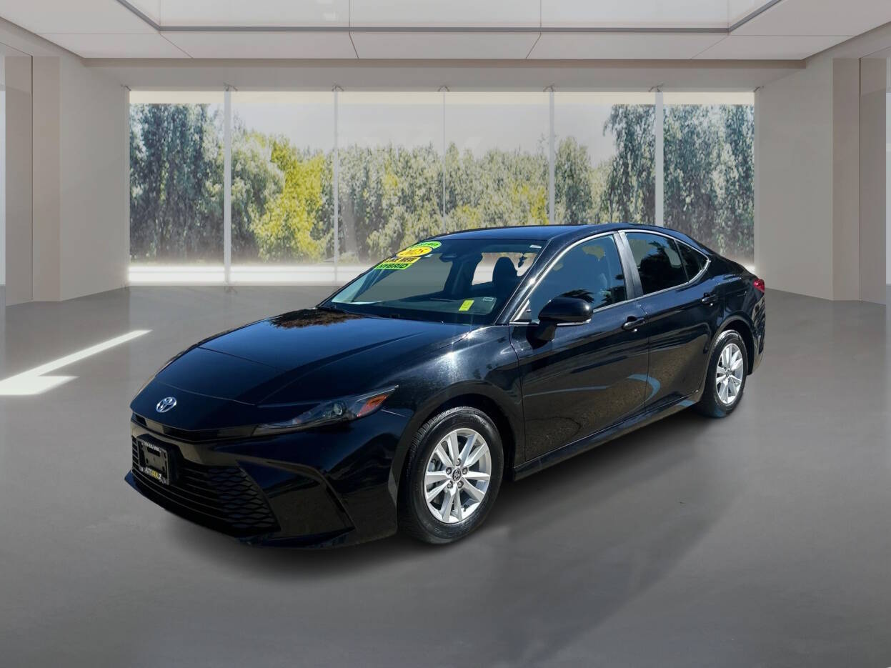 Used 2025 Toyota Camry LE Sedan 4D Sedan