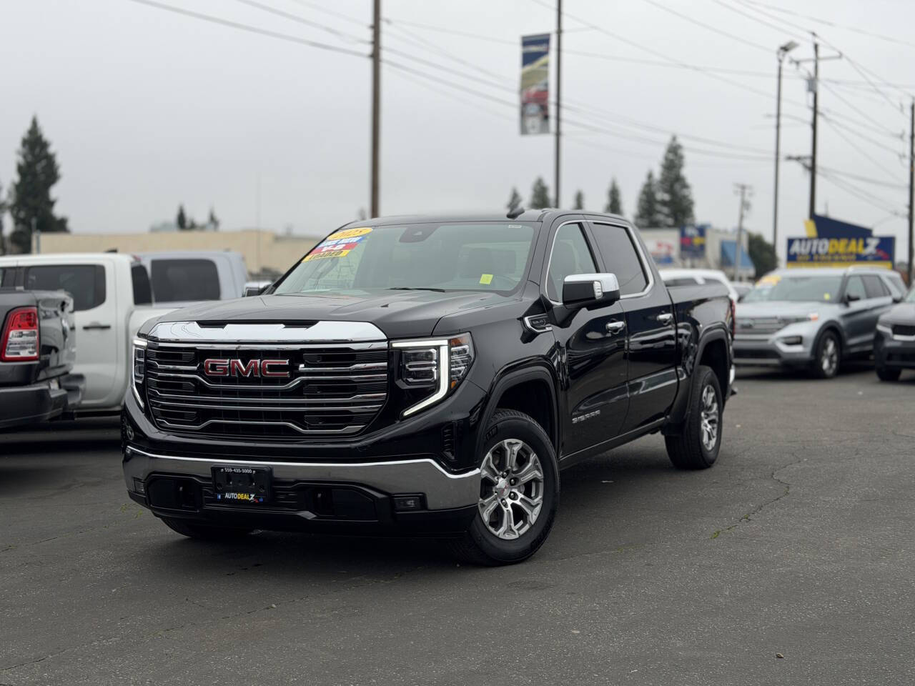 2025 GMC Sierra 1500 SLT's photo