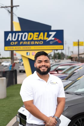 Staff member Edwin Mendoza from ID_9e632e894066