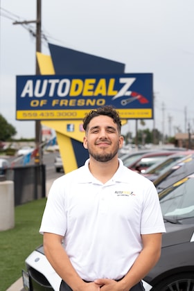 Staff member Sal Flores from ID_9e632e894066