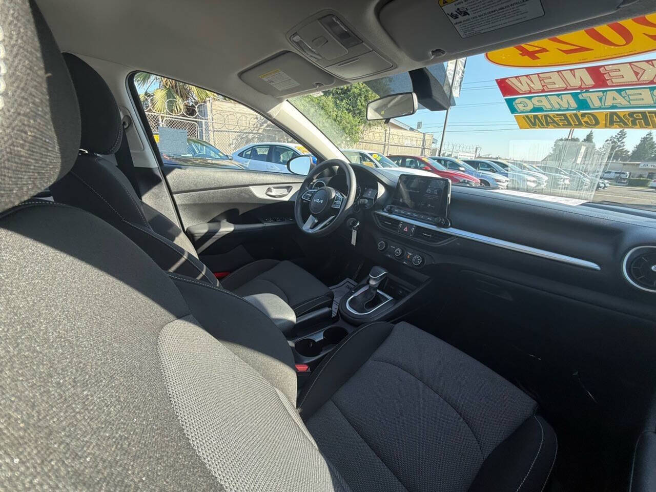 2024 Kia Forte LXS photo 2