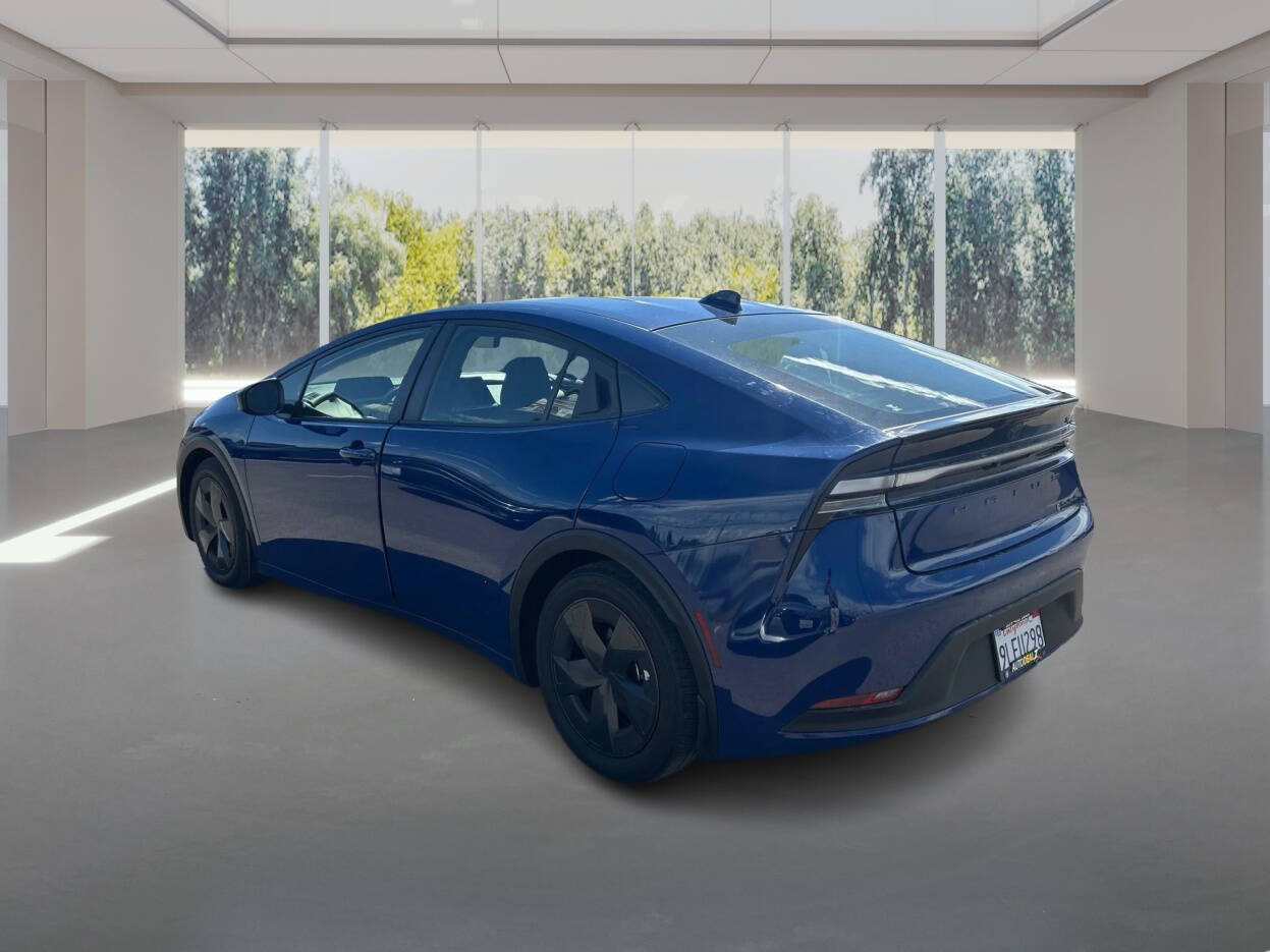 2024 Toyota Prius Prime SE - Photo 7