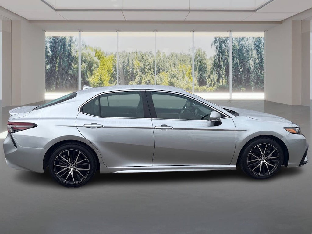 Used 2024 Toyota Camry SE Sedan 4D Sedan