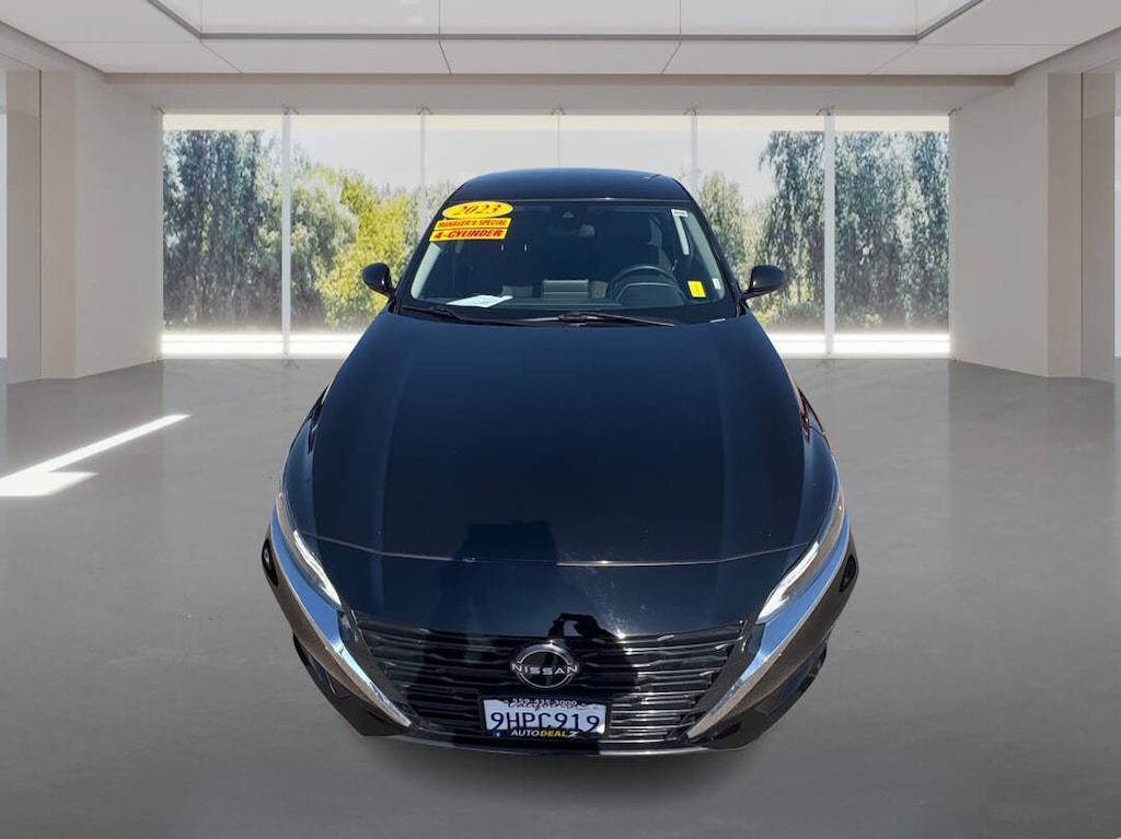 Used 2023 Nissan Altima 2.5 SV 4dr Sedan Sedan