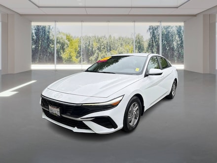 2025 Hyundai Elantra SE 4dr Sedan Sedan