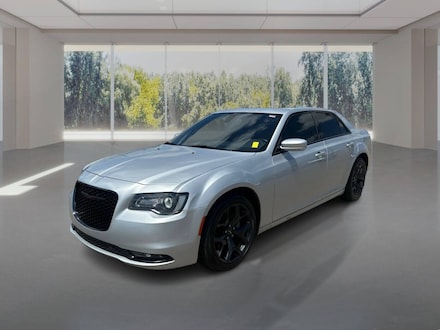 2022 Chrysler 300 S V6 4dr Sedan Sedan