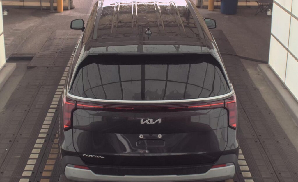 Used 2025 Kia Carnival LXS Van Passenger Van