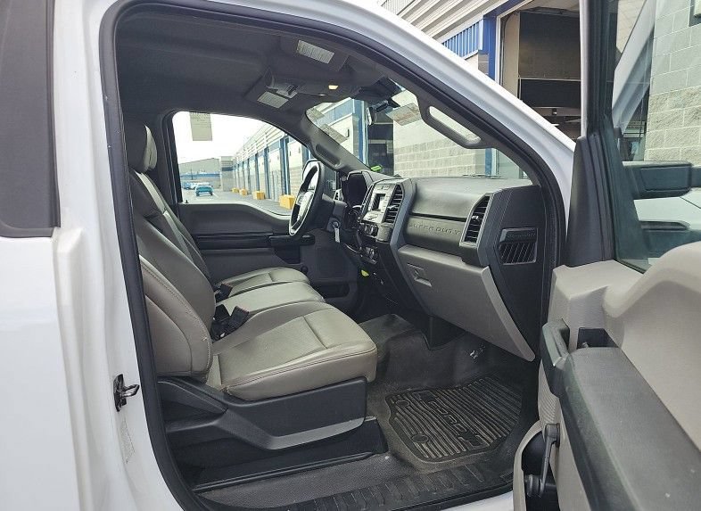 2020 Ford F-350 Super Duty Chassis Cab XL - Photo 7
