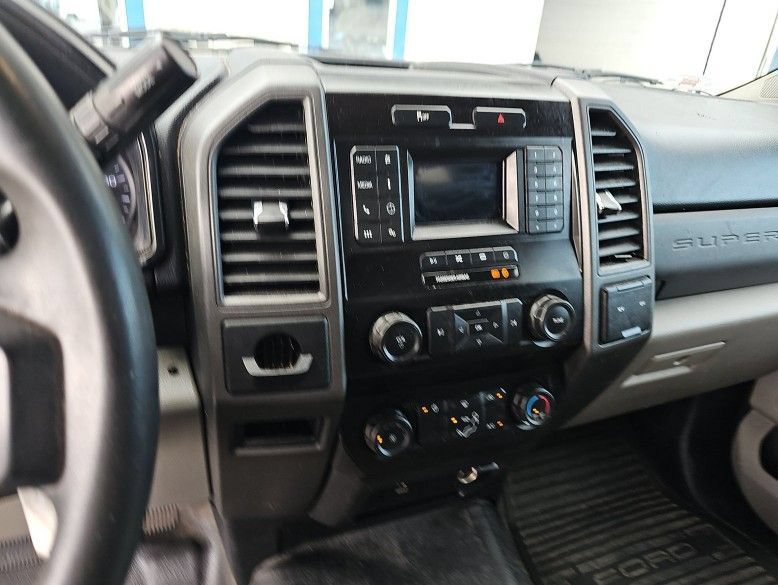 2020 Ford F-350 Super Duty Chassis Cab XL - Photo 10
