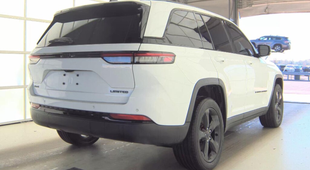 Used 2023 Jeep Grand Cherokee Limited SUV