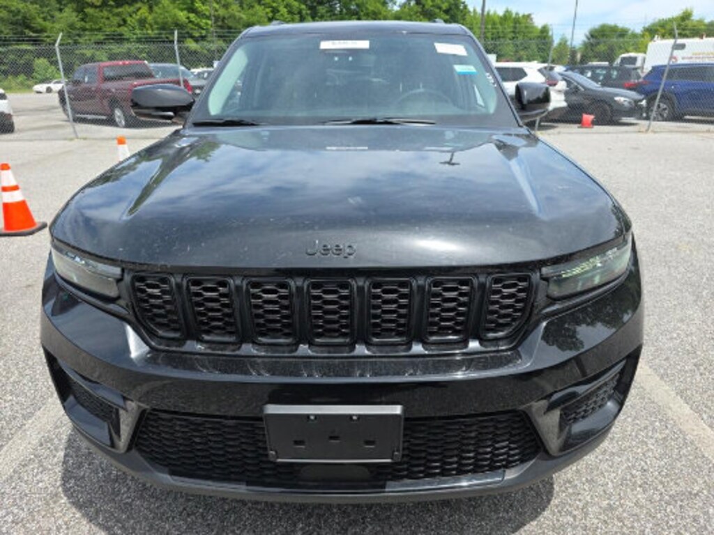 Used 2023 Jeep Grand Cherokee Limited SUV