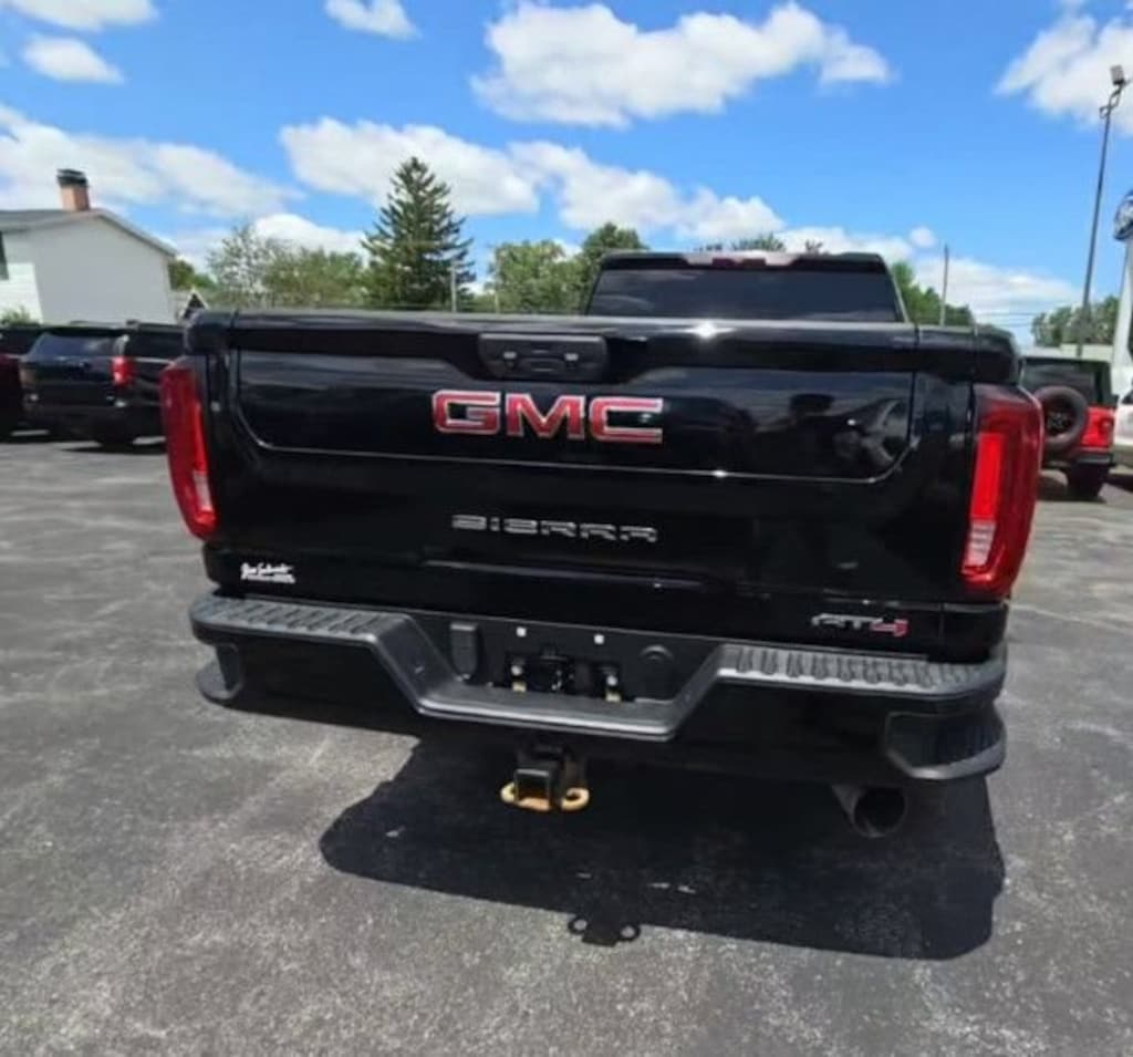 Used 2022 GMC Sierra 2500 HD AT4 Truck