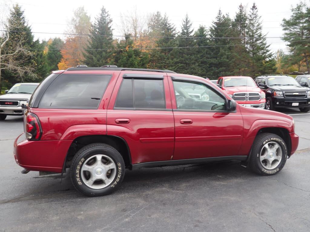 blue book value of 2005 chevy trailblazer
