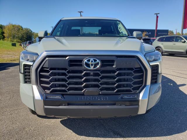 2023 Toyota Tundra Limited CrewMax photo 2