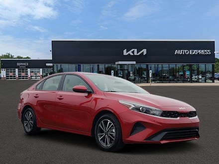 2024 Kia Forte LXS IVT Sedan