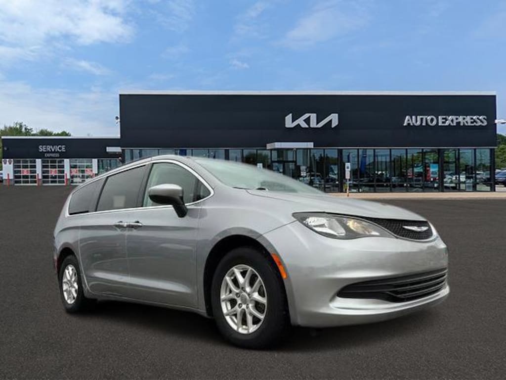 Used 2020 Chrysler Voyager LXI FWD Minivan