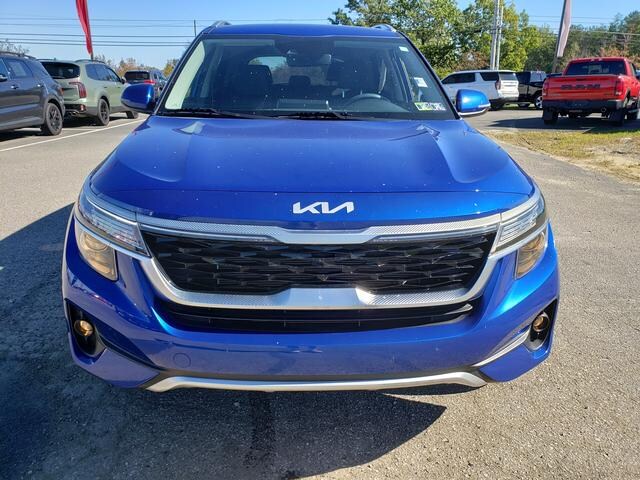 2023 Kia Seltos S photo 2