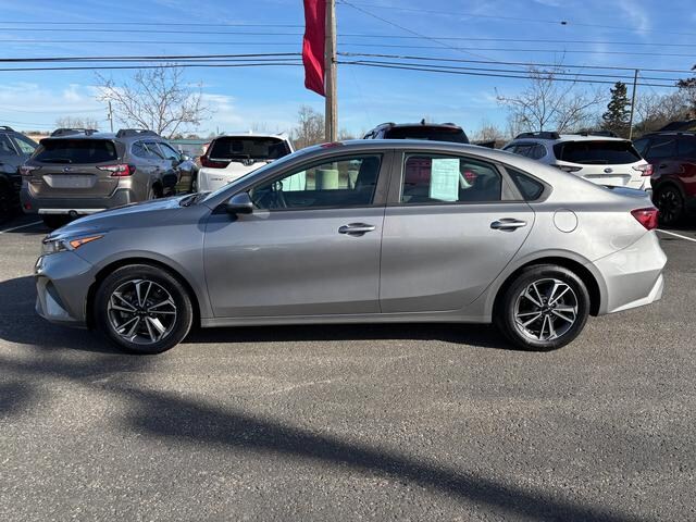 2023 Kia Forte LXS photo 4