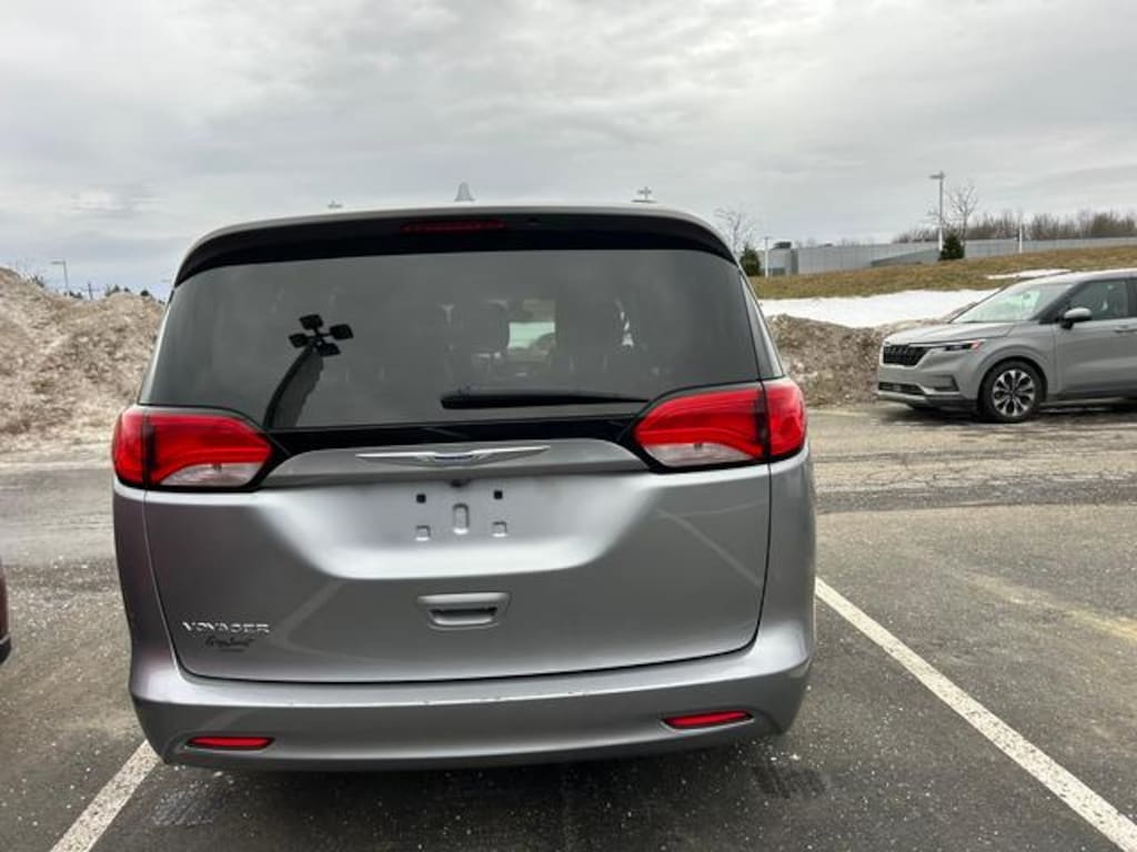 Used 2020 Chrysler Voyager LXI FWD Minivan
