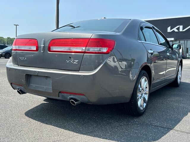 2011 Lincoln MKZ photo 3